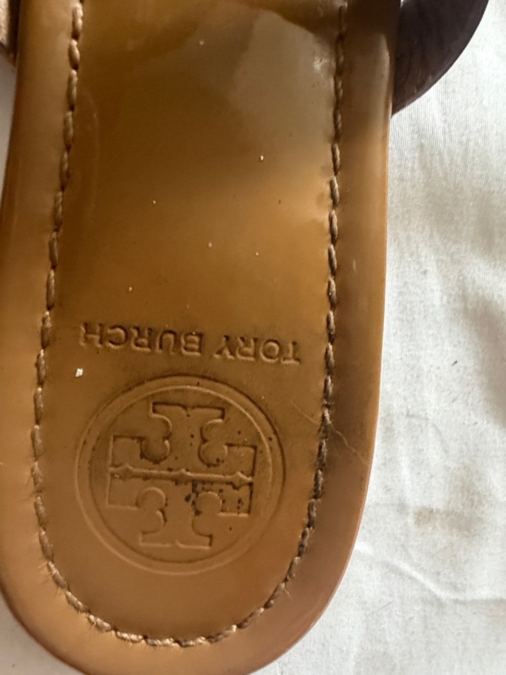 Tory Burch Brown Leather Logo Cutout Thong Sandals - Picture 3 of 14